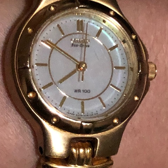 Authentic CITIZEN EcoDrive Mother of Pearl FACE (green pink white) Gold Watch - Picture 5 of 5